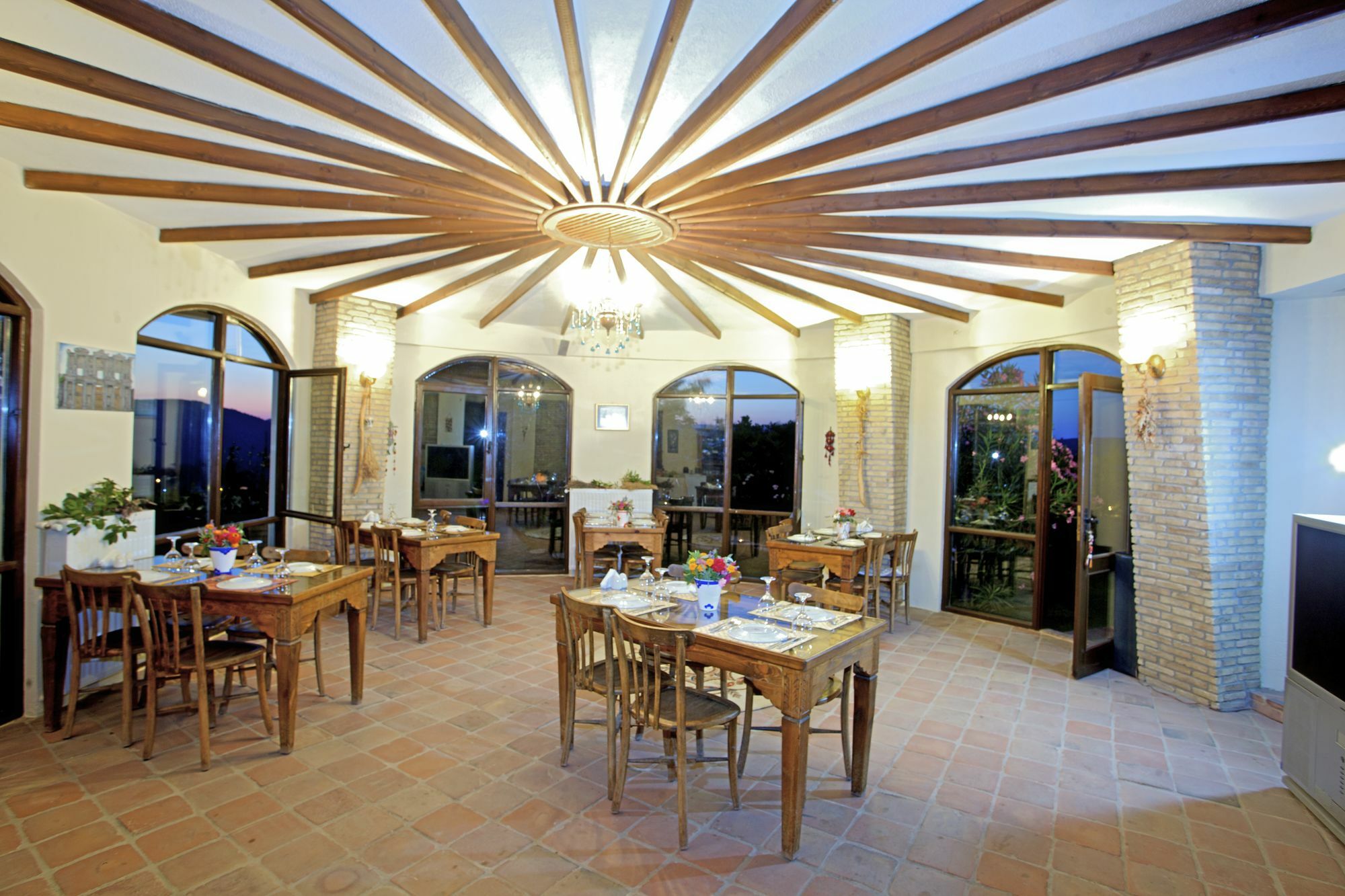 Efes Butik Otel Kirazli  Exterior photo